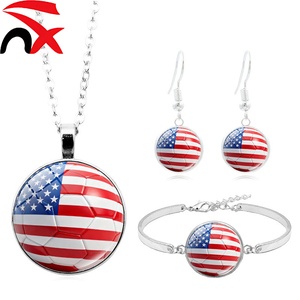 Ensemble <span class=keywords><strong>de</strong></span> bijoux <span class=keywords><strong>de</strong></span> football américain à succès : collier, bracelet et boucles d'oreilles, ensemble <span class=keywords><strong>de</strong></span> trois pièces pour les fans <span class=keywords><strong>de</strong></span> football - Product Image 5