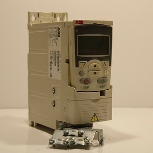 Variador de Frecuencia ACS355-03E-01A2-4 ACS35503E01A24 para PLC - Product Image 1