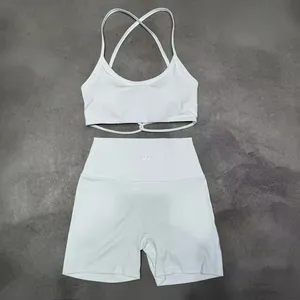 Set da Yoga per Palestra con Logo Personalizzato, Completo Sportivo Senza Cuciture da Donna in 2 Pezzi: <span class=keywords><strong>Top</strong></span> Corto e Pantaloncini a Vita Alta - Product Image 4