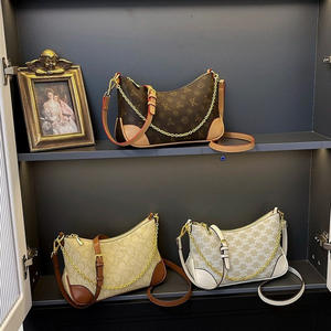 <span class=keywords><strong>Bolso</strong></span> de Hombro Versátil de Diseño Estilo <span class=keywords><strong>Guess</strong></span>, Nuevo Media Luna de Moda, Material de PU con Estampado de Flores Clásico y Cierre de Cremallera - Product Image 6