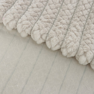 Mới Đến 350GSM Chống-Tĩnh Warp Jacquard Faux Thỏ Lông Vải Dứa Sọc Cho Khăn Trải Giường - Product Image 4