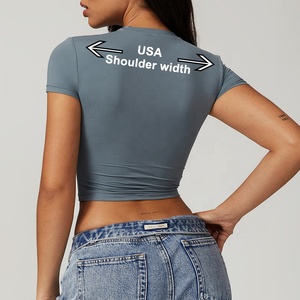 T-shirt Corta da <span class=keywords><strong>Donna</strong></span> Sexy Stile Casual <span class=keywords><strong>Fitness</strong></span> Taglio Aderente Girocollo con Logo Personalizzato Tinta Unita Sportiva Baby Tee Y2K Crop Top Neutro - Product Image 4