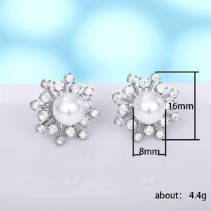 Orecchini a perno con fiocchi di neve dolci per donna, accessori freschi per l'uso quotidiano - Product Image 4