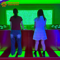 Escape Active : Expériences de jeu interactives et activités de jeu en grille de pixels pour le team building en salle, en structure métallique, avec contrôle extrême