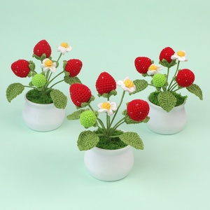 Fiore Artificiale a Forma <span class=keywords><strong>di</strong></span> <span class=keywords><strong>Fragola</strong></span> Fatto a Mano all'Uncinetto, Pianta in Vaso per Decorazione Casa, Sala da Pranzo, Camera da Letto, Regalo - Product Image 1