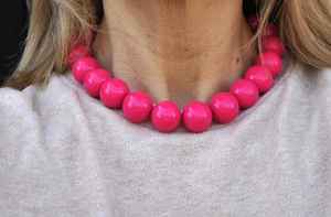 Collier Pendentif en Résine Contemporain avec Design Artistique Bijoux Légers Parfaits pour les Soirées Décontractées et le Quotidien - Product Image 5