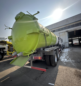 Camion de vidange des eaux usées HOWO 6x4 robuste de 20000 L avec pompe à vide pour l'aspiration des eaux usées, camion-citerne à vide pour égouts - Product Image 3