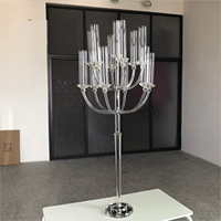 Production en gros de grands chandeliers en cristal à 13 bras pour centres de table de mariage en Chine