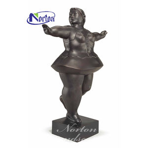 Escultura Moderna de Metal Bronce para Decoración Interior y Exterior, Estatua de Arte Fundida en Latón, Mujer Desnuda Gorda Haciendo Yoga, Escultura de Ballet en Venta - Product Image 4