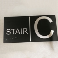 Nouveaux numéros de maison Led personnalisés intérieur clair acrylique toilettes Braille plaques de porte de toilette signe avec lumière
