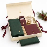 Kit Cadeau Personnalisé pour Soirée de Jeu d'Entreprise de Noël avec Tapis en Feutre, Cartes, Dés en Bois, Carnet, Crayons, Pochette et Boîte Cadeau - Fournisseur