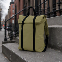 Sac à dos pour ordinateur portable imperméable à fermeture roll-top personnalisé OEM, grande capacité, sac de voyage minimaliste avec poignée supérieure