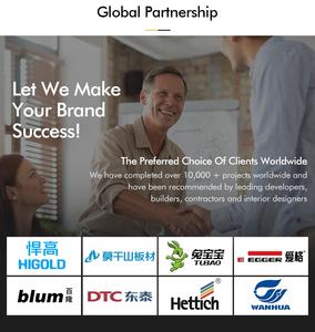 Mueble de TV moderno montado en la pared Diseño de madera y vidrio Almacenamiento Sala de estar Soporte de TV - Product Image 5