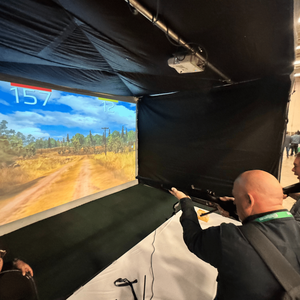 Sistema de Entrenamiento de Tiro con Proyección <span class=keywords><strong>3D</strong></span> para Interiores, Proyector de Juegos de Tiro Multijugador, Controlador de Pistola para Juegos de Realidad Aumentada para Parques Infantiles - Product Image 1