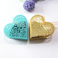 Boîtes 3D de faveur de mariage Boîtes à bonbons creuses en forme de cœur avec rubans pour la décoration de table