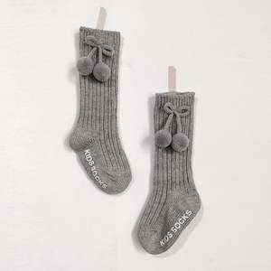 <span class=keywords><strong>Calzini</strong></span> per bambini con pompon a coste carini per <span class=keywords><strong>bambina</strong></span> all'ingrosso <span class=keywords><strong>calzini</strong></span> invernali per scaldamuscoli elastici alti al ginocchio per ragazze in cotone - Product Image 4