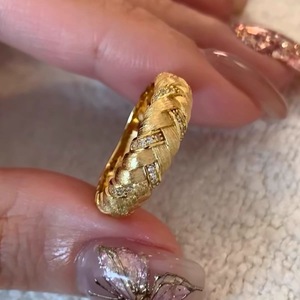 Anello Vintage Francese con Motivo a Grano Intrecciato, Placcato Oro con Zirconi Cubici per Fidanzamento e Matrimonio - Product Image 1