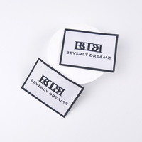 Étiquette en ruban tissé de luxe, auto-adhésive, avec estampage à chaud 3D en feuille d'or et sérigraphie, personnalisée, douce, lavable, à extrémités pliées, pour chemises et sacs