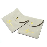 Emballage de bijoux personnalisé avec logo en or, petite pochette en daim pour bijoux de voyage, anneaux, colliers, boucles d'oreilles, avec bouton