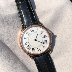 Montre mécanique automatique élégante et tendance avec cadran blanc à motif radial gravé et bracelet en cuir de crocodile noir brillant - Product Image 2