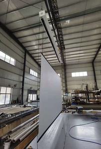 Écran <span class=keywords><strong>de</strong></span> <span class=keywords><strong>projection</strong></span> motorisé commercial <span class=keywords><strong>de</strong></span> la série Cable Drop pour installations extrêmement hautes - Product Image 4