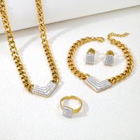 Ensemble de Bijoux 4 Pièces Tendance en Acier Inoxydable, Pâte Polymère et Diamants, Chiffres Romains, Style Cubain : Collier, Bracelet, Boucles d'Oreilles et Bague pour Femme