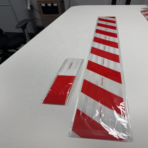 Ruban Réfléchissant Rouge Auto-Adhésif DOT-C2 2x150 Pouces Bande de Conspicuité Prismatique en PVC Premium pour Conformité Américaine - Product Image 1