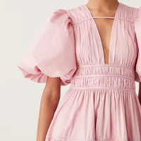Robe en lin coton personnalisée d'usine de vêtements OEM Robes coréennes maxi à manches bouffantes élégantes à la taille et à col en V Robe d'été ample au bord de la mer
