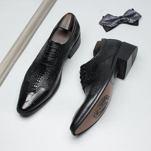 Nouvelles bottes pour hommes de style britannique rétro à bout rond - bottes Martin en cuir véritable, bottes de travail tendance et élégantes. - Product Image 5