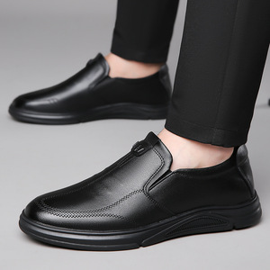 Mocasines de Cuero para Hombre, con Punta Descubierta, Suela de Goma Antideslizante, Entresuela de EVA, Diseño Sólido, Zapatos Casuales de Verano para Conducir y Uso Diario - Product Image 1