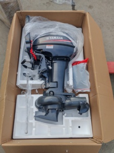 Moteur hors-bord à essence 2 temps 9,9 CV, 2 cylindres, démarrage électrique, refroidissement par eau, arbre court pour bateau pneumatique - Product Image 3