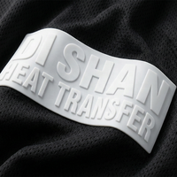 Patch en silicone 3D personnalisé à toucher doux, transfert thermique, impression sérigraphique mate écologique, logo en silicone pour vêtements de sport