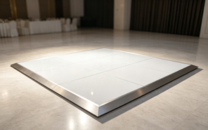 Piste de danse blanche brillante pour événements extérieurs, idéale pour les mariages, en vente – Meilleures ventes - Product Image 1