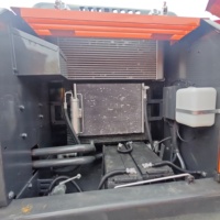Excavatrice sur chenilles hydraulique Hitachi ZAXIS210 d'occasion, fabriquée au Japon, à bon prix, avec moteur.