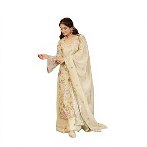 Dévoilez un charme sans effort avec notre ensemble exclusif de 3 pièces, conçu pour le confort et cousu avec élégance. - Product Image 1