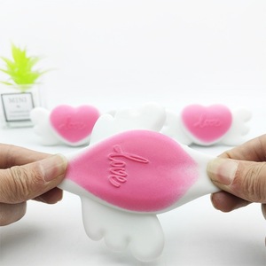 Jincan Juguete de TPR con Alas de Amor, Suave y Resiliente, Juguete de Amasar con Alas, Regalo para Niños y Niñas, Juguete Más Popular - Product Image 4