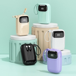 Vente flash : Batterie externe de voyage mini haute capacité 10000 mAh avec câble intégré, charge rapide PD22.5W pour téléphone - Product Image 1