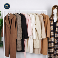Mantel Wanita Bekas Bahan Campuran Panjang Kualitas Premium Berbagai Model Grosir Pabrik Ekspor Lintas Batas 100kg