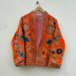 Veste d'hiver vintage Suzani, broderie florale faite à la main, imperméable, coupe-vent, écologique, respirante, en toile pour l'automne - Product Image 1