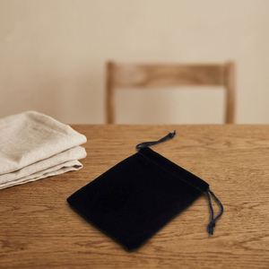 Bolsa de Terciopelo Negro Reciclable de 10*20 cm con Cordón para Empacar Tazas de Té, Bolsa de Regalo Estampada para Joyería, Anillos y Cosméticos - Product Image 6