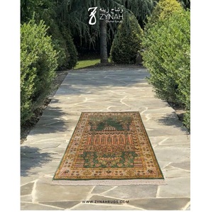 Alfombra de Oración de Seda de Lujo Blissful Breeze, Alfombra Islámica Suave, Sajjadah Musulmana, Janamaz, Disponible para la Venta - Product Image 2