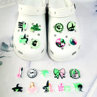 Breloques de chaussures en PVC sur le thème des dessins animés d'horreur 'Magic Girl', cadeaux DIY abordables sur le thème du cinéma et fournitures pour fêtes sur le thème des sorcières, décorations pour sabots sur le thème 'Wicked'