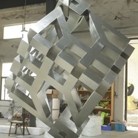Sculpture géométrique en acier inoxydable en forme de cube, formes abstraites imbriquées pour les espaces modernes / projets commerciaux