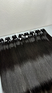 ต่อผมแท้คุณภาพสูงแบบใหม่ยอดนิยม Genius Weft แบบลอน  จัดเรียงเกล็ดผมอย่างดี  บางเฉียบ มองไม่เห็นรอยต่อ Genius Weft - Product Image 4