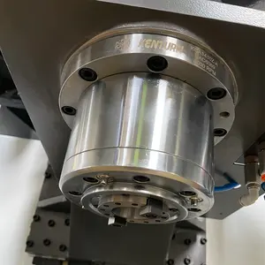 Dongguan 5-Achsen-CNC-Bearbeitung mit einzelner BT40-Spinalspindel China Großhandelskontroller