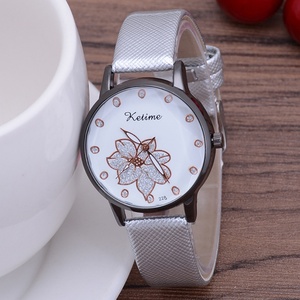 Montre à bracelet en cuir ornée de strass, nouvelle collection, très tendance, montre-bracelet à quartz élégante et classique pour femme, vente en gros directe d'usine - Product Image 3
