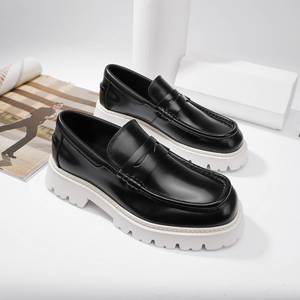 Nouvelles Bottes Chukka en Cuir Imperméable pour Hommes - Style Décontracté à Semelle Épaisse, Faite à la Main, Rehaussante - Product Image 2