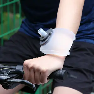 도매 새로운 디자인 실리콘 자전거 스포츠 물병 실행 물병 높은 꽉 실리콘 손목 물병