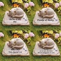 Sculpture commémorative personnalisée pour chat avec base gravée de « n'importe quel mot », statue de chaton endormi avec empreintes de pattes, figurine en résine artisanale