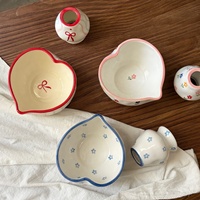 Bol à matcha en céramique façonné à la main en forme de cœur avec support pour fouet à thé, accessoires personnalisés, chawan en céramique peint à la main